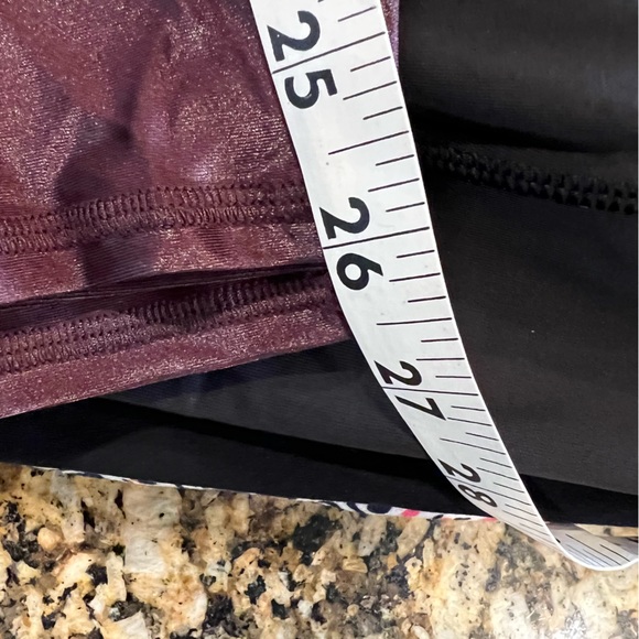 Alo Yoga Shiny Burgandy Leggings Size XS - Picture 8 of 8